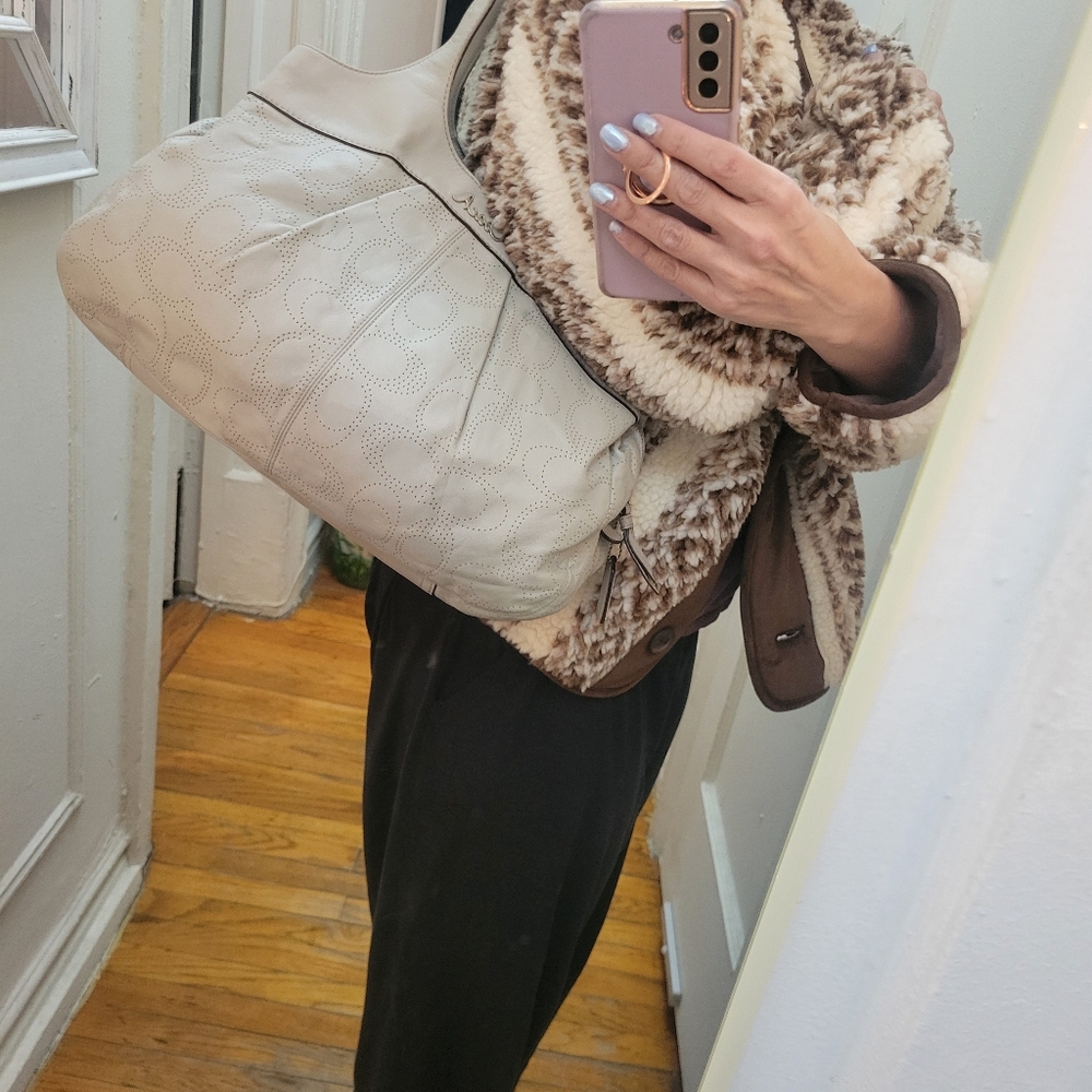 Coach Perforated Leather Lexy ShoulderBag#F19258. Vintage‎ Everyday Luxury Hobo - Picture 7 of 12